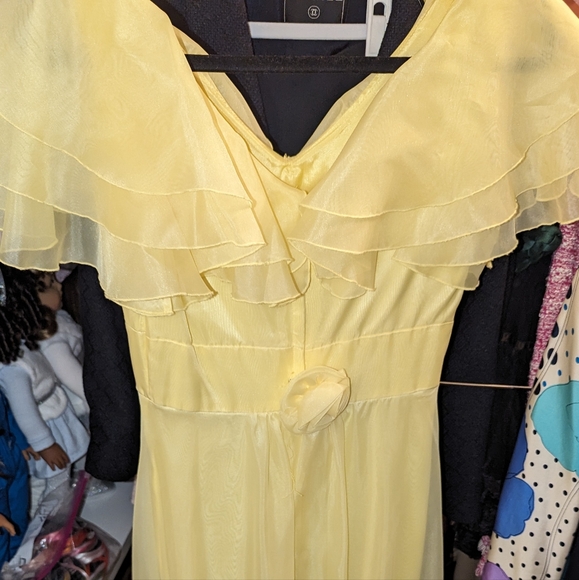 VINTAGE 1970's LONG Yellow Midi Dress - Picture 7 of 12